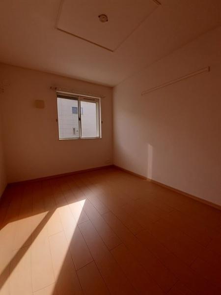 四街道市大日のアパート