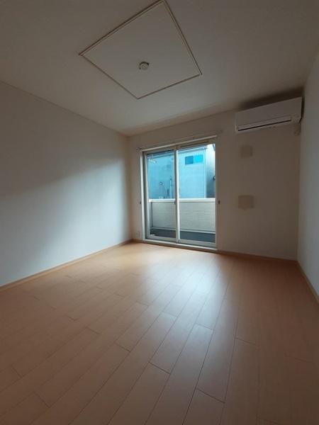 四街道市大日のアパート