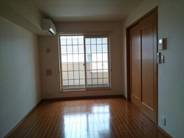 八街市文違のアパート