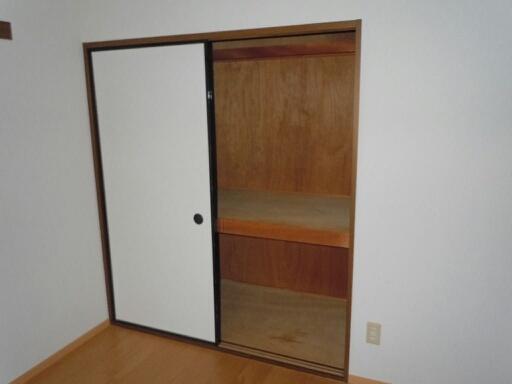 八街市八街ほのアパート