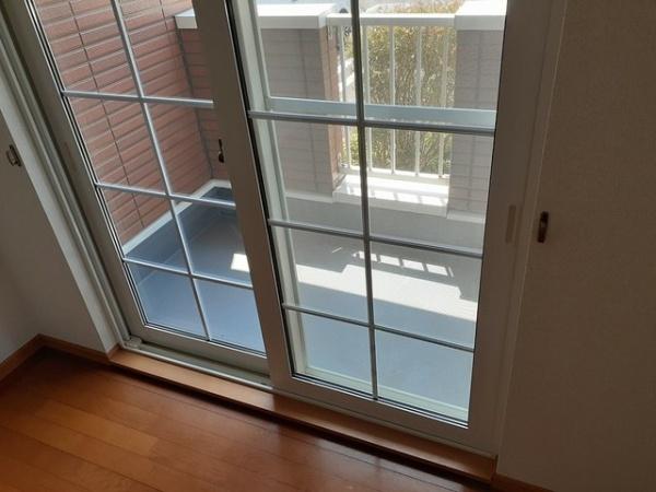 八街市八街ろのアパート