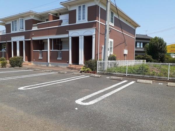 八街市八街ろのアパート