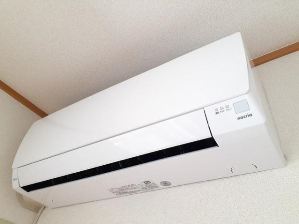 八街市八街ろのアパート