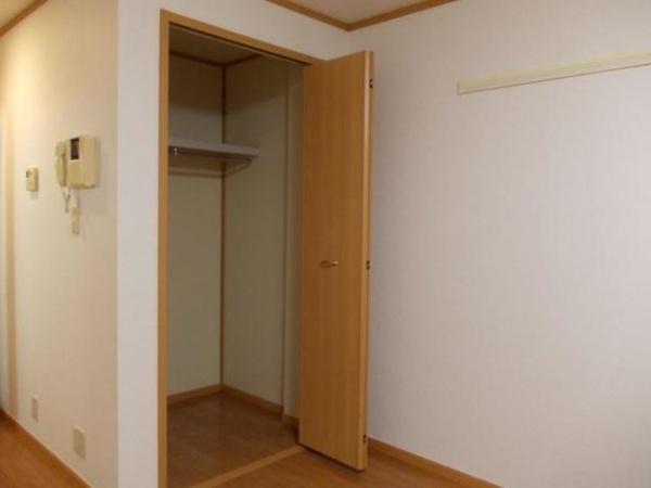 成田市飯田町のマンション