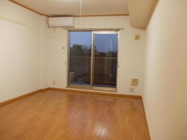 成田市飯田町のマンション