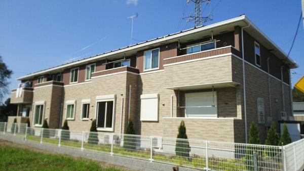 四街道市南波佐間のアパート