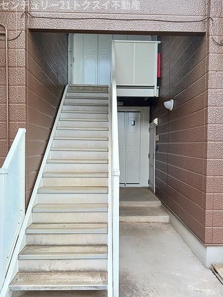 八街市八街ほのアパート