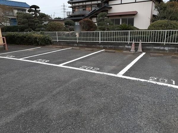 八街市八街ほのアパート