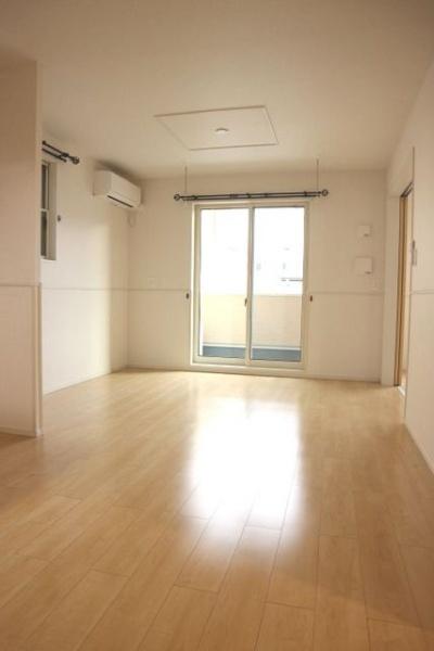 四街道市下志津新田のアパート