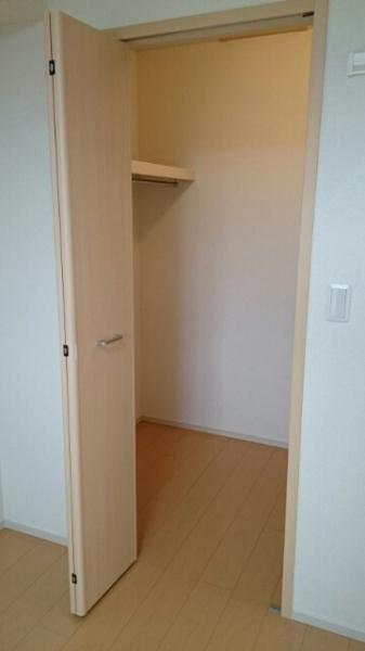 八街市八街ほのアパート