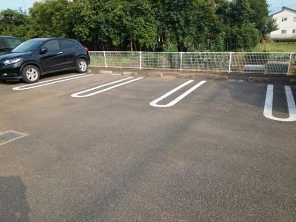 八街市八街ほのアパート
