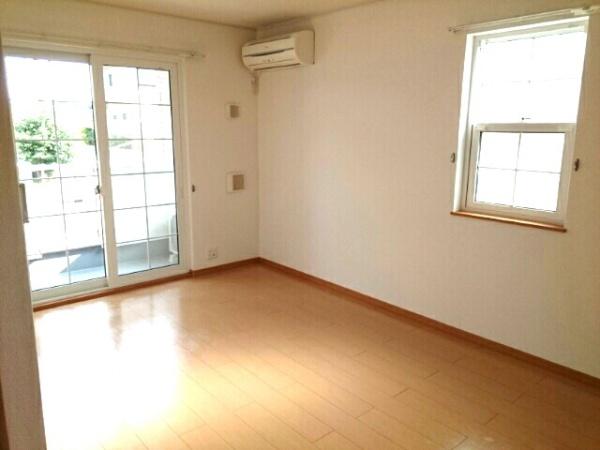 八街市八街ほのアパート