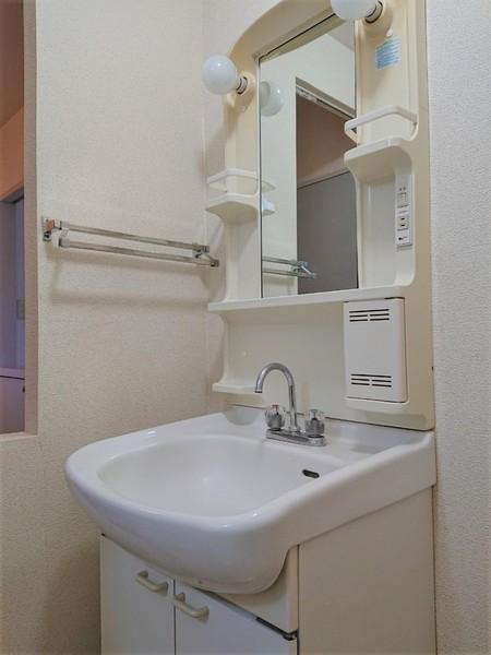 佐倉市稲荷台１丁目のアパート