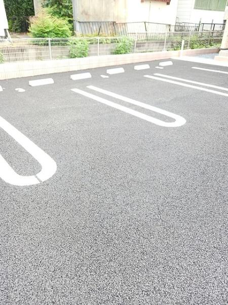 富里市七栄のアパート