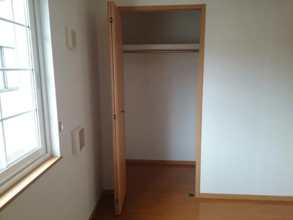 八街市八街ほのアパート