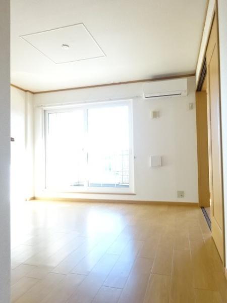 八街市文違のアパート