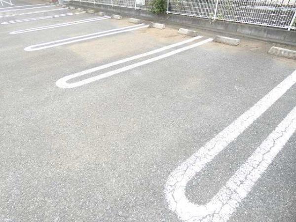 八街市富山のアパート