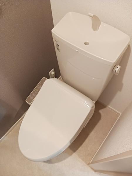 八街市八街のアパート