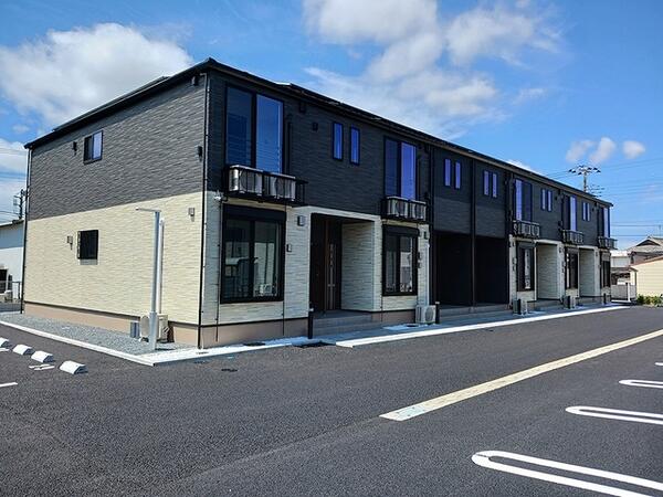 八街市八街のアパート