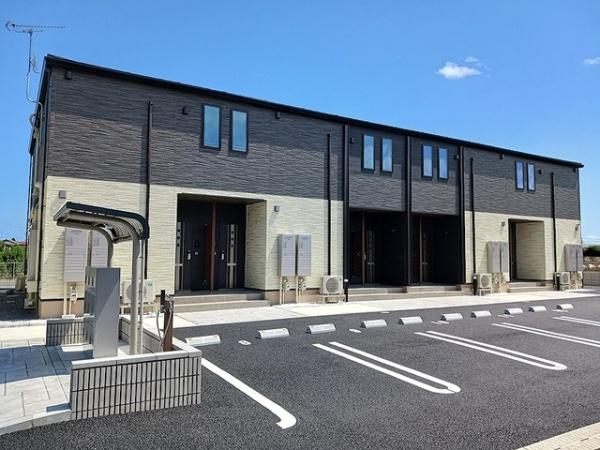 八街市八街のアパート