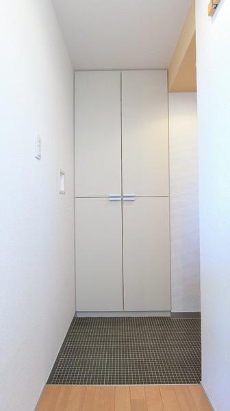 NEO-FLAT