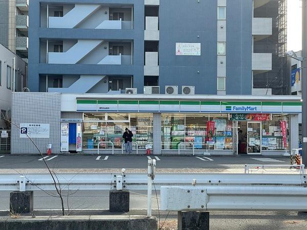 スタジオ・シェル(ファミリーマート北山田一丁目店)