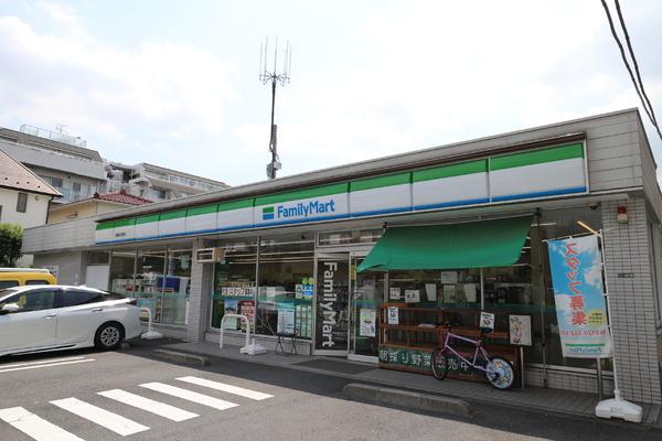 カーサフェリーチェ玉堤(ファミリーマート世田谷玉堤店)