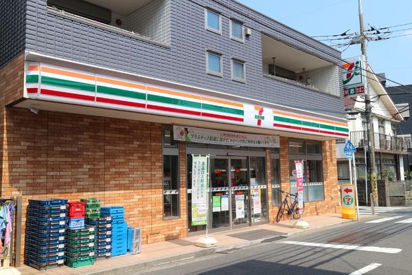 フィールドアーク白楽(セブンイレブン横浜白幡向町店)