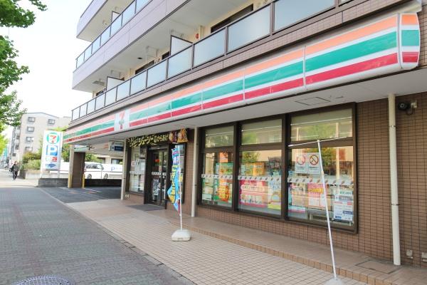 リバーサイドハイツA(セブンイレブン大和桜ヶ丘西口店)