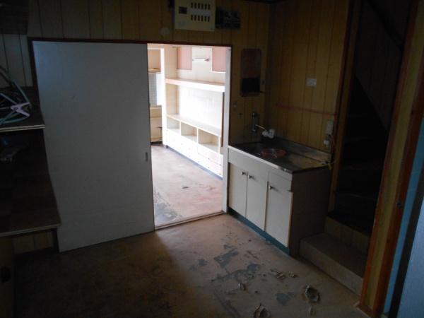 生駒郡三郷町信貴ケ丘１丁目の住宅付店舗（建物一部）