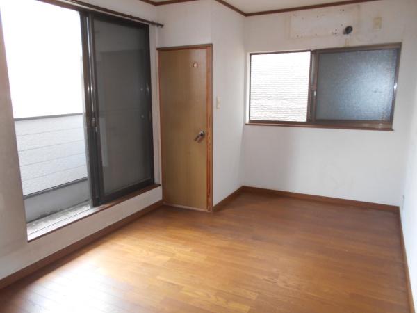 生駒郡三郷町信貴ケ丘１丁目の住宅付店舗（建物一部）