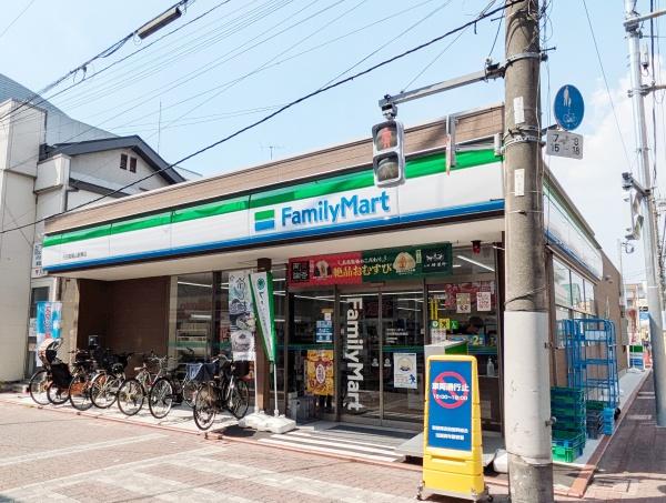 グリーンハイツ東嶺(ファミリーマート大田御嶽山駅東店)