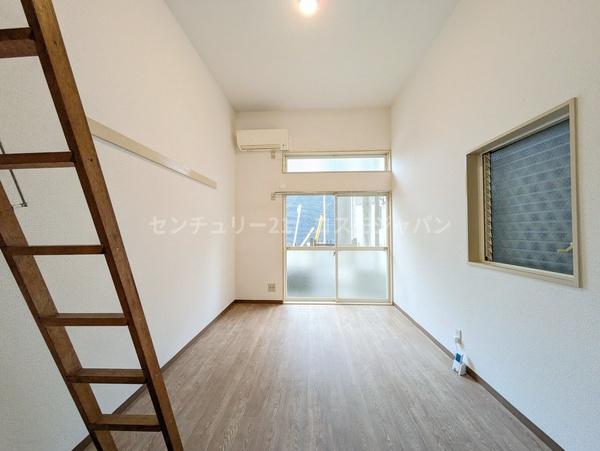 ホワイトシティー境町