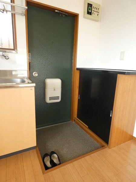 光荘2号館(玄関)