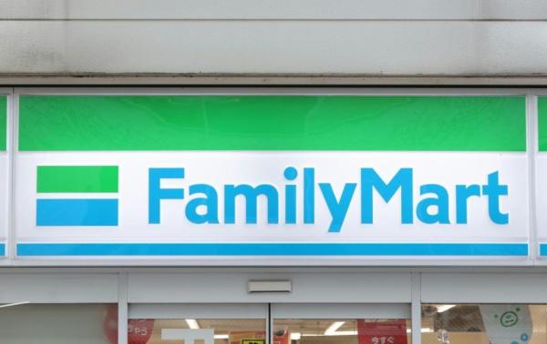 ウィンベルソロ西目白(ファミリーマート新宿中落合三丁目店)