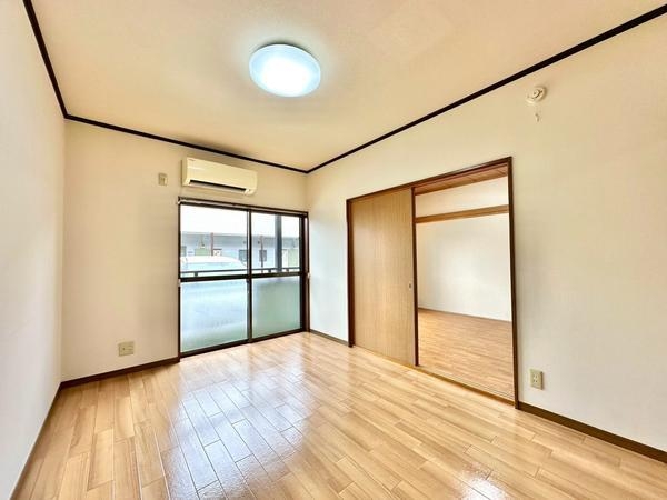 草加市氷川町のアパート