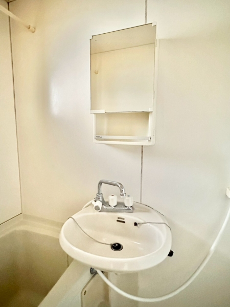 草加市氷川町のアパート