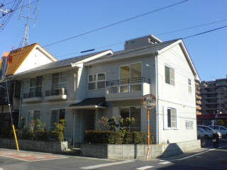 草加市氷川町のアパート