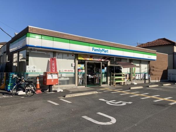 小島ビル(ファミリーマート　八潮鶴ヶ曽根店)