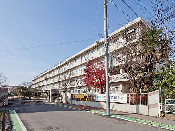 鴨川ハイツ(新開小学校)