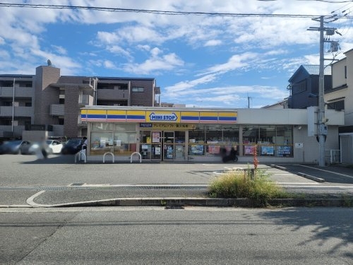 リバーハイツ武庫(ミニストップ武庫之荘店)