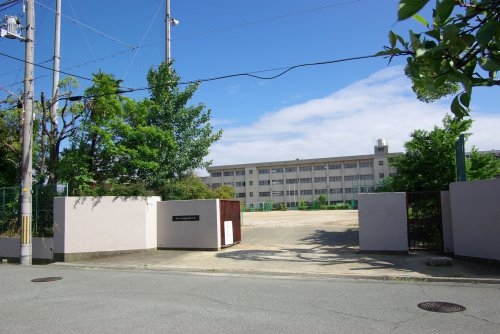 メゾンドソレイユ(尼崎市立　南武庫之荘中学校)
