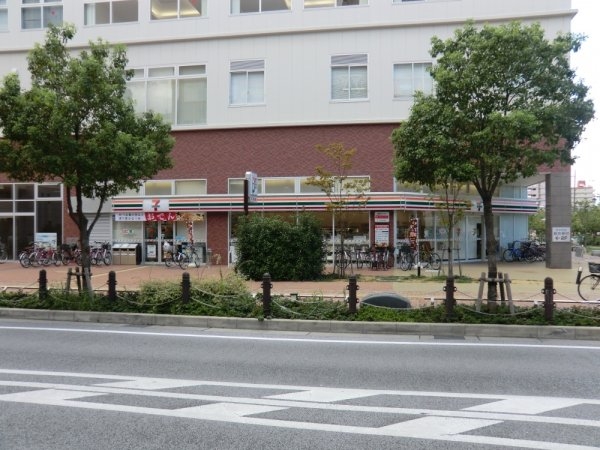 尼崎市潮江１丁目のハイツ(セブンイレブン　尼崎潮江1丁目店)