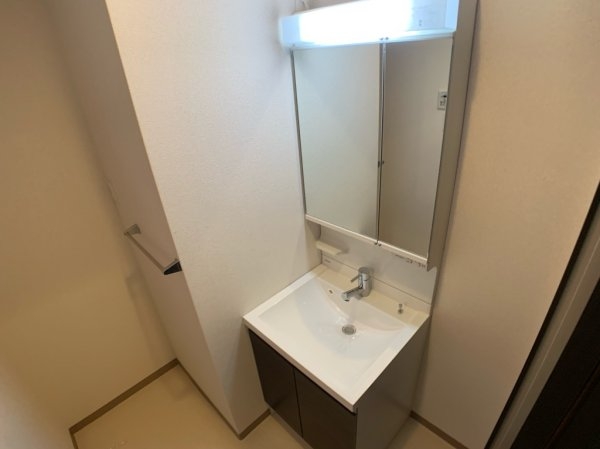 尼崎市南塚口町３丁目のハイツ
