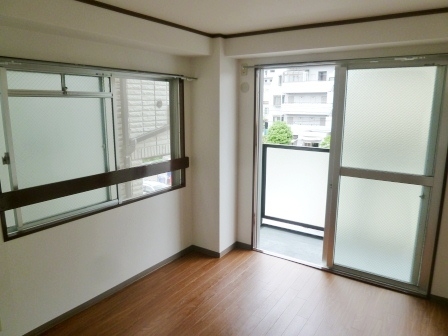 西宮市甲子園口３丁目のマンション