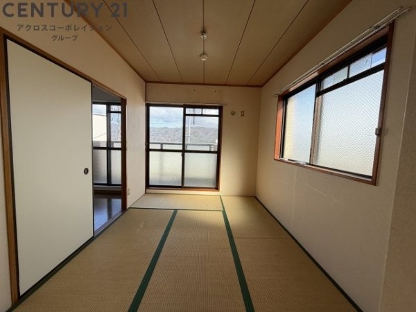 宝塚市花屋敷荘園３丁目のマンション