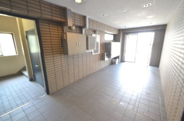 リアライズ逆瀬川