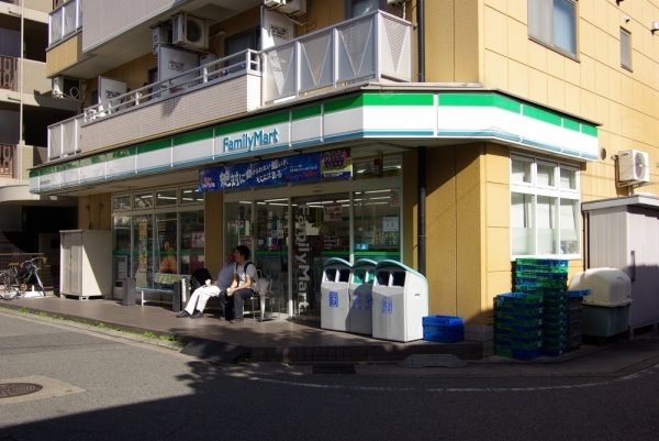 猪名寺パークマンション2(ファミリーマート猪名寺駅前店)