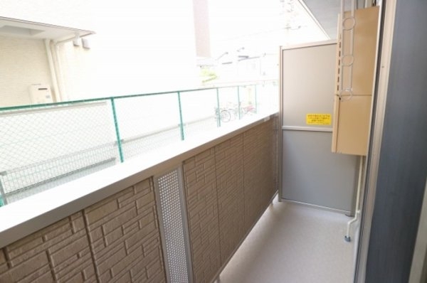 尼崎市長洲西通２丁目のハイツ