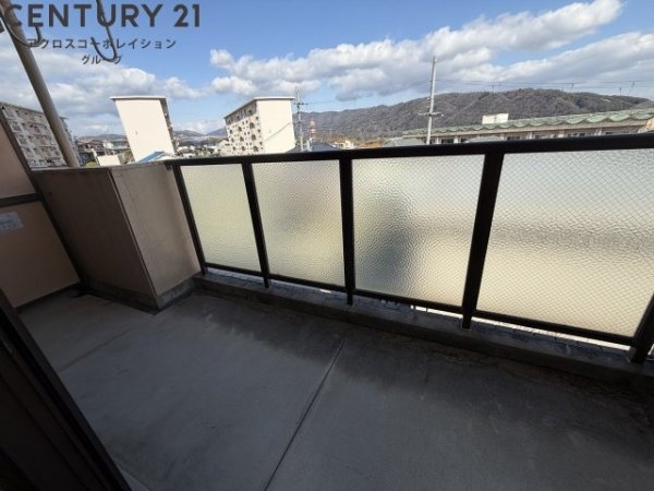 宝塚市花屋敷荘園３丁目のマンション